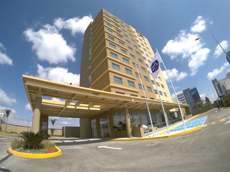 Hampton Inn & Suites By Hilton Пуэбла Экстерьер фото