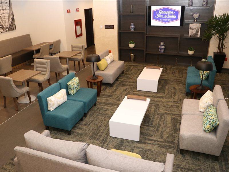 Hampton Inn & Suites By Hilton Пуэбла Экстерьер фото