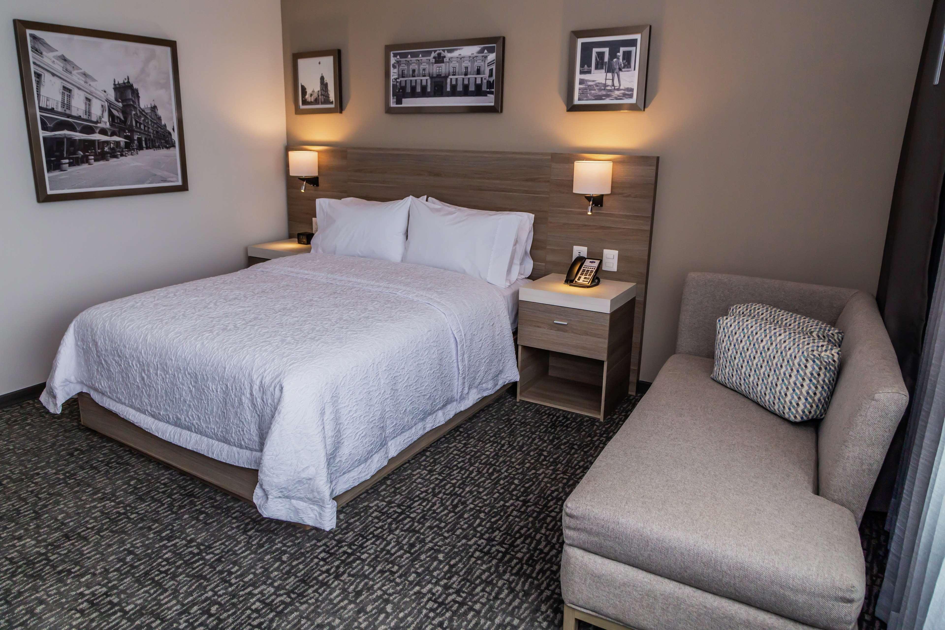 Hampton Inn & Suites By Hilton Пуэбла Экстерьер фото
