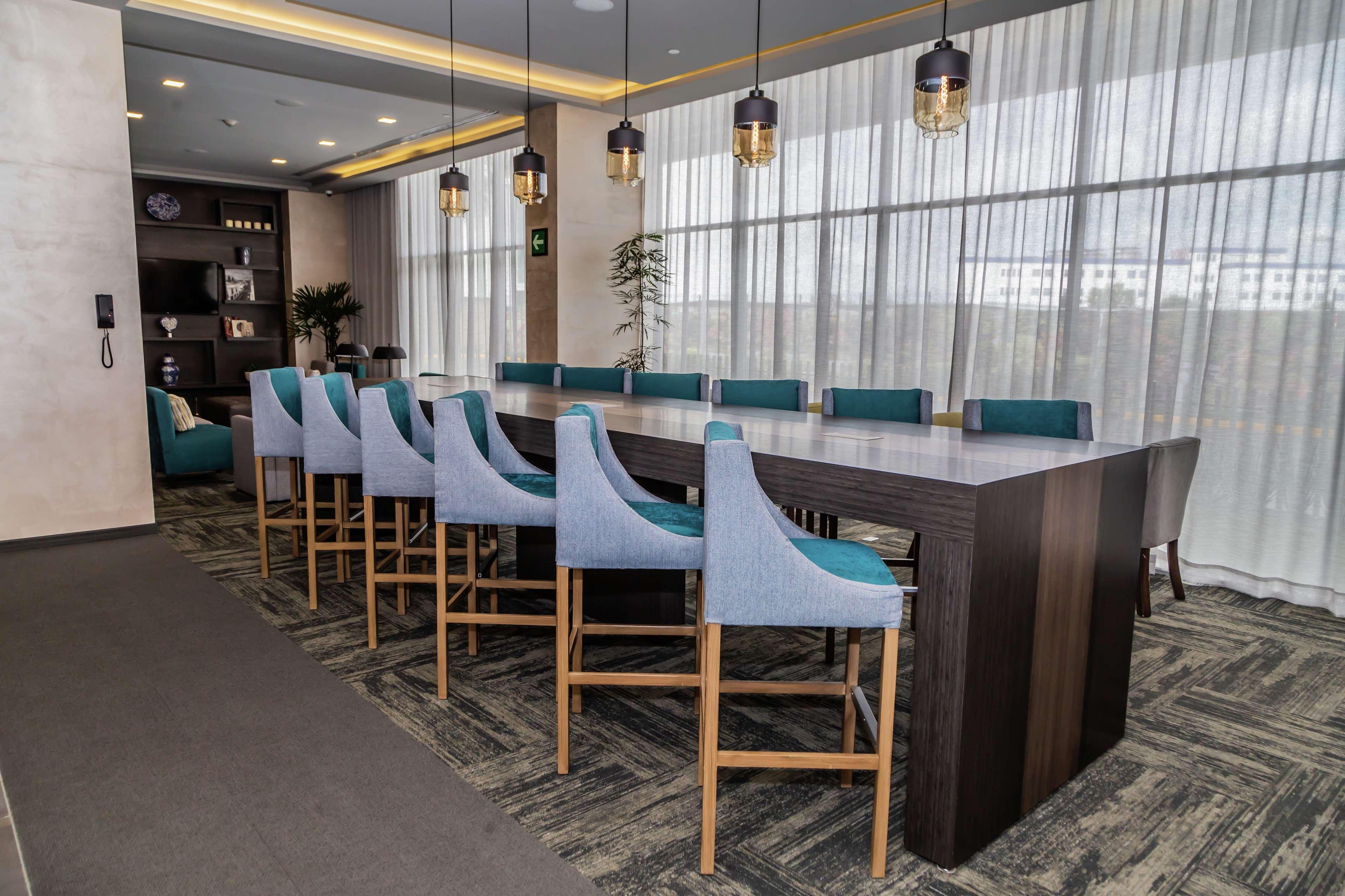 Hampton Inn & Suites By Hilton Пуэбла Экстерьер фото