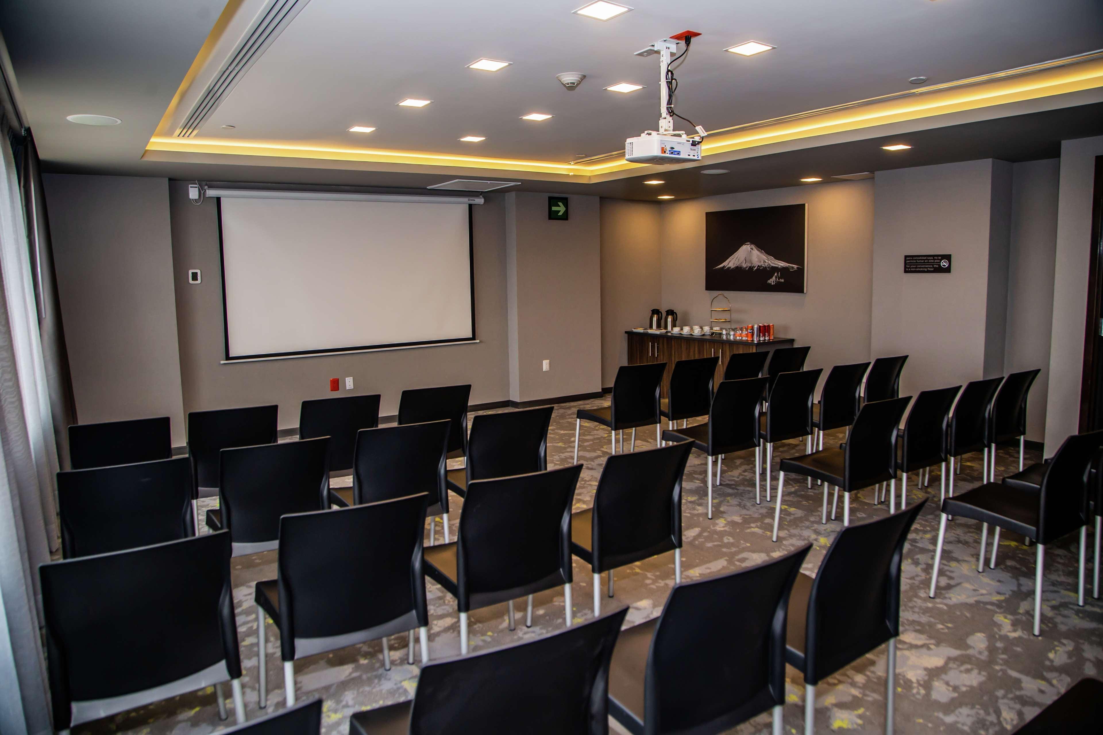 Hampton Inn & Suites By Hilton Пуэбла Экстерьер фото