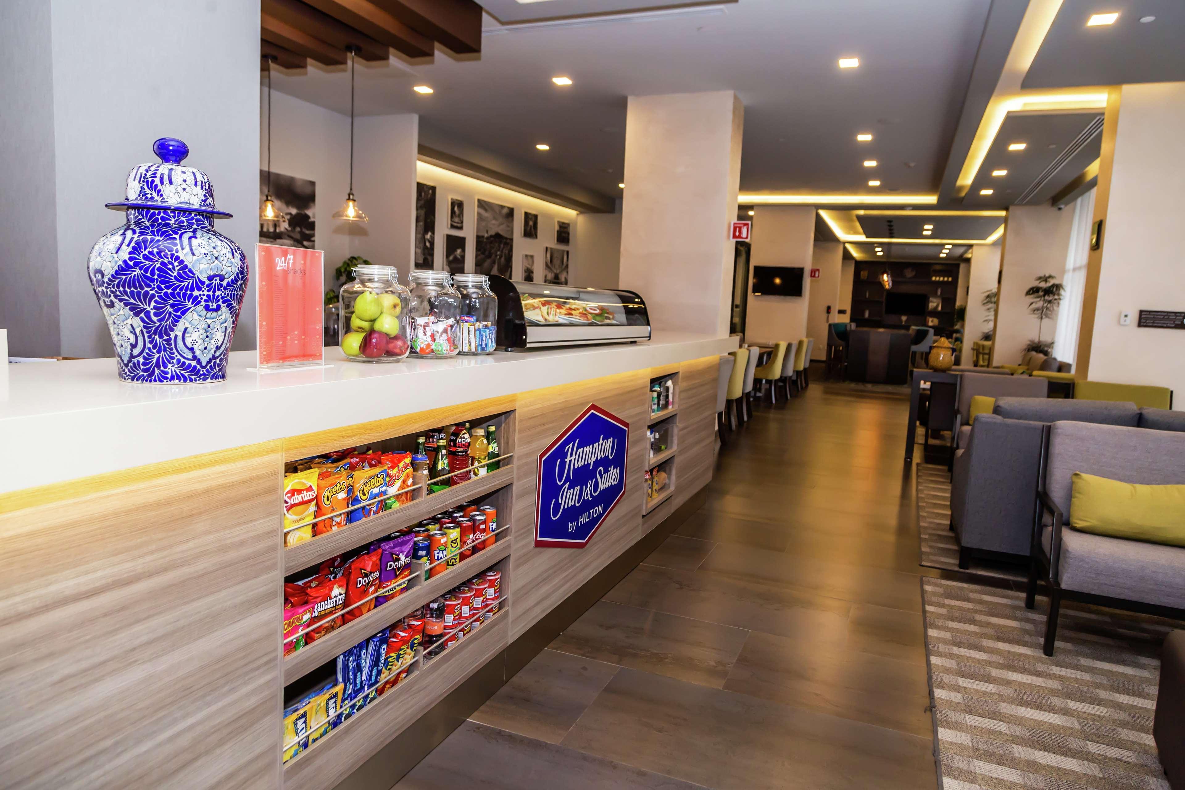 Hampton Inn & Suites By Hilton Пуэбла Экстерьер фото