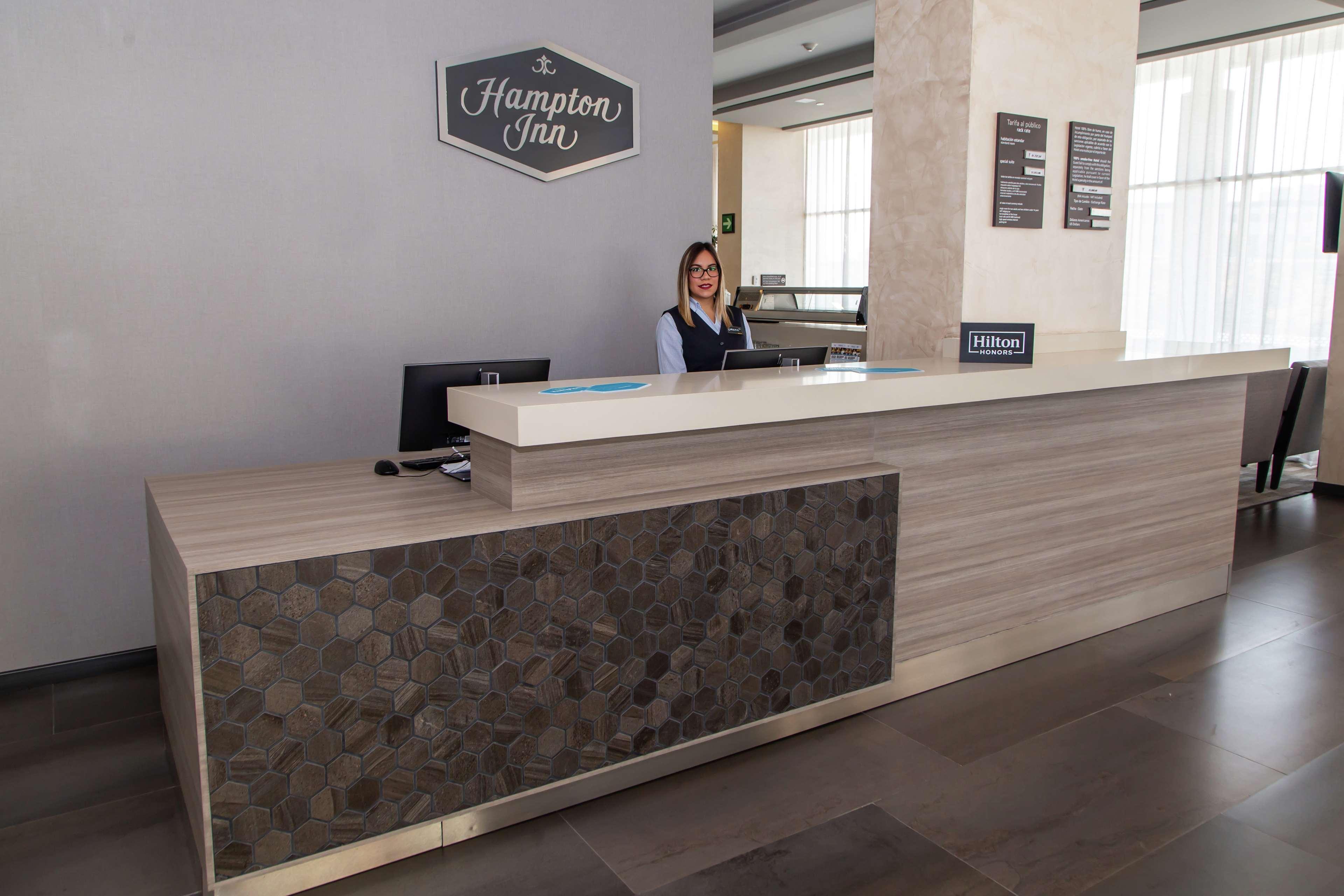 Hampton Inn & Suites By Hilton Пуэбла Экстерьер фото