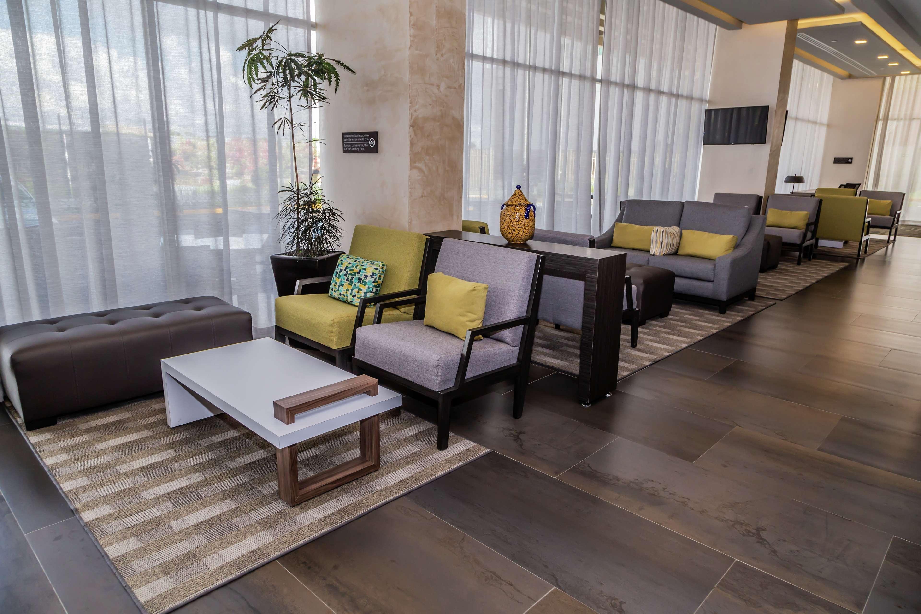 Hampton Inn & Suites By Hilton Пуэбла Экстерьер фото