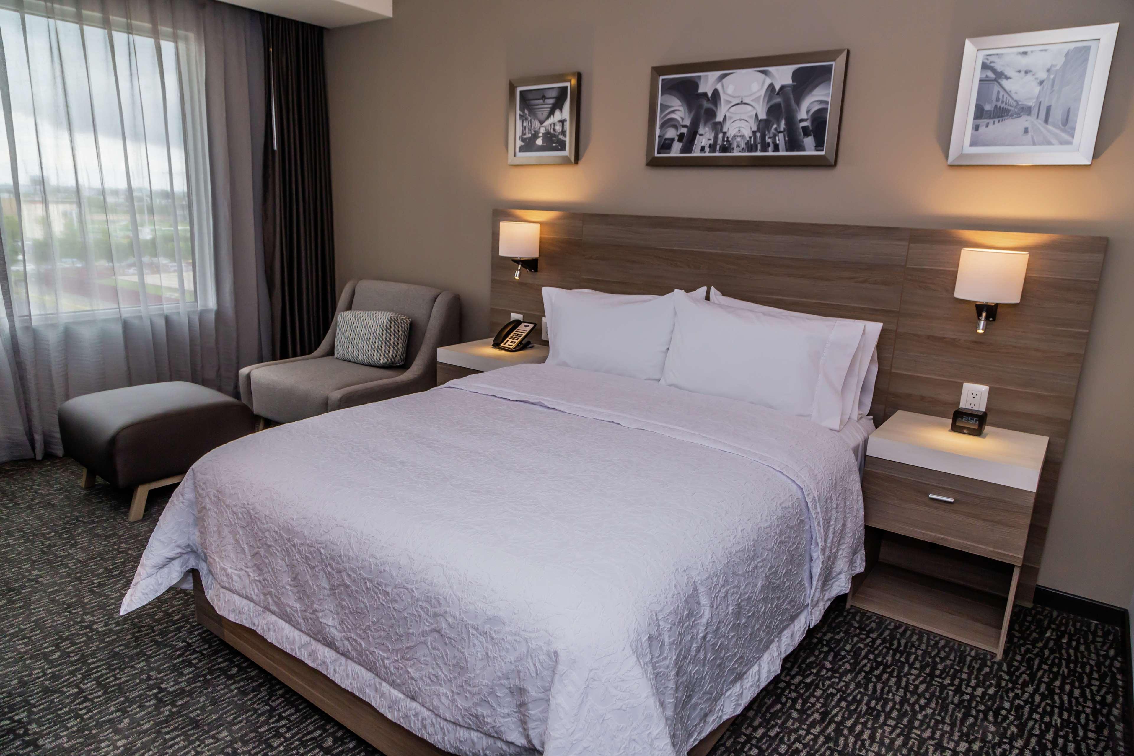 Hampton Inn & Suites By Hilton Пуэбла Экстерьер фото