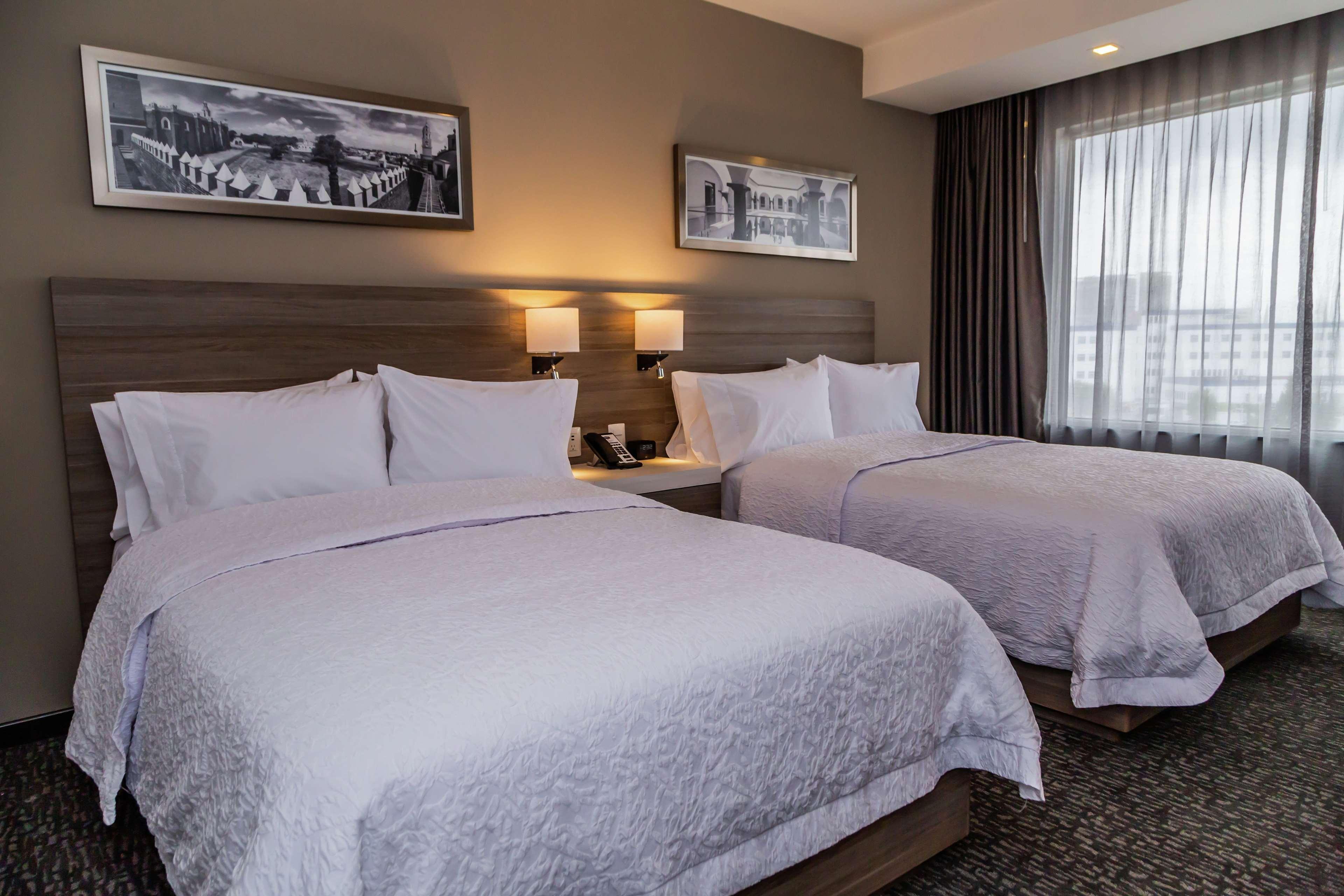 Hampton Inn & Suites By Hilton Пуэбла Экстерьер фото
