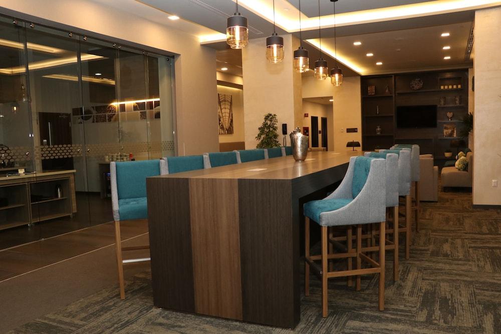 Hampton Inn & Suites By Hilton Пуэбла Экстерьер фото