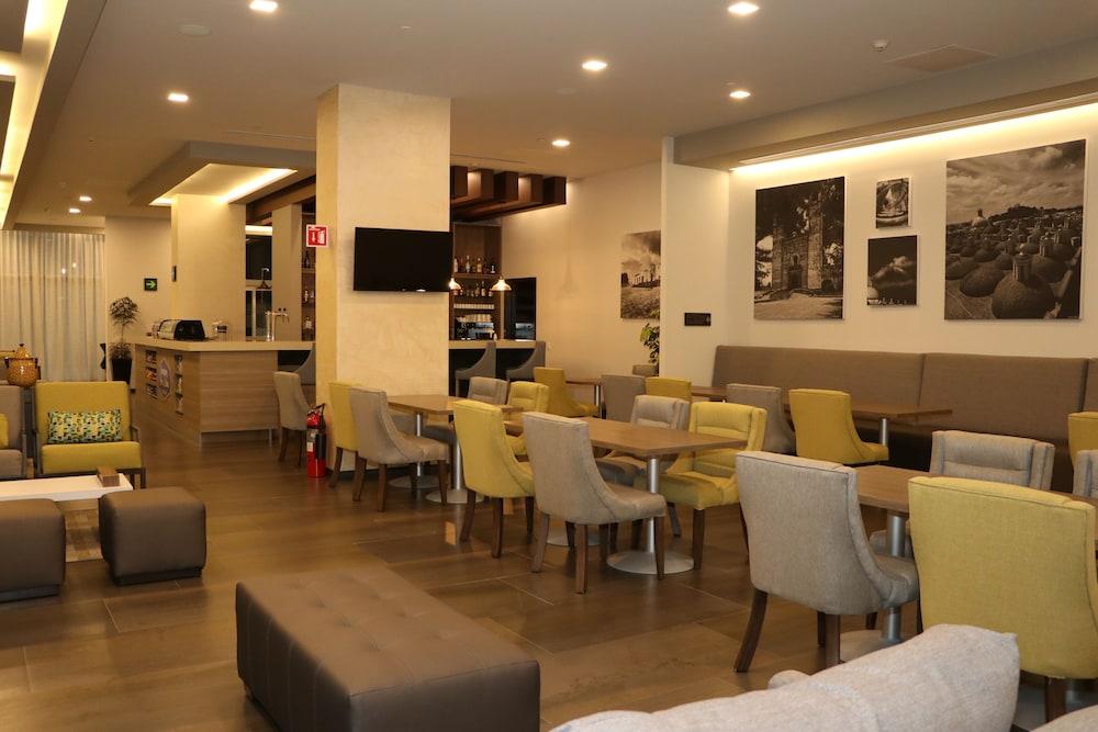 Hampton Inn & Suites By Hilton Пуэбла Экстерьер фото