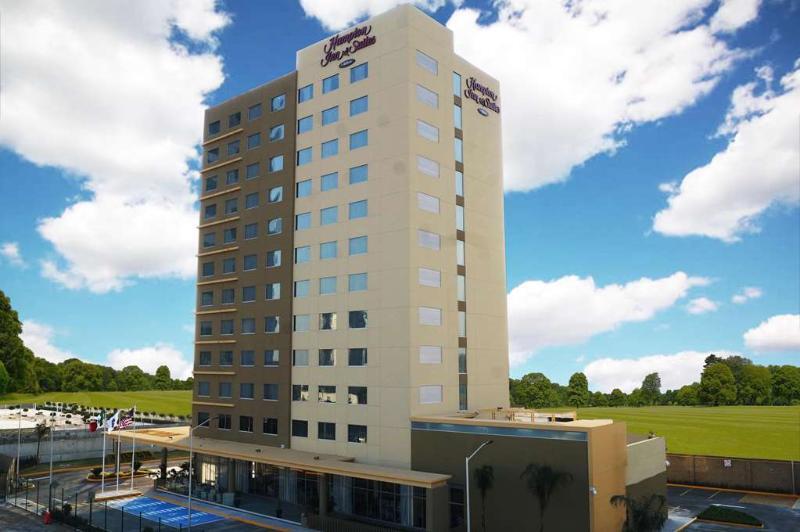 Hampton Inn & Suites By Hilton Пуэбла Экстерьер фото